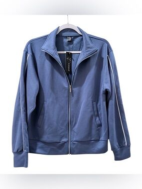 NWT Totatuit women’s Medium long sleeve zip up blue & white jacket